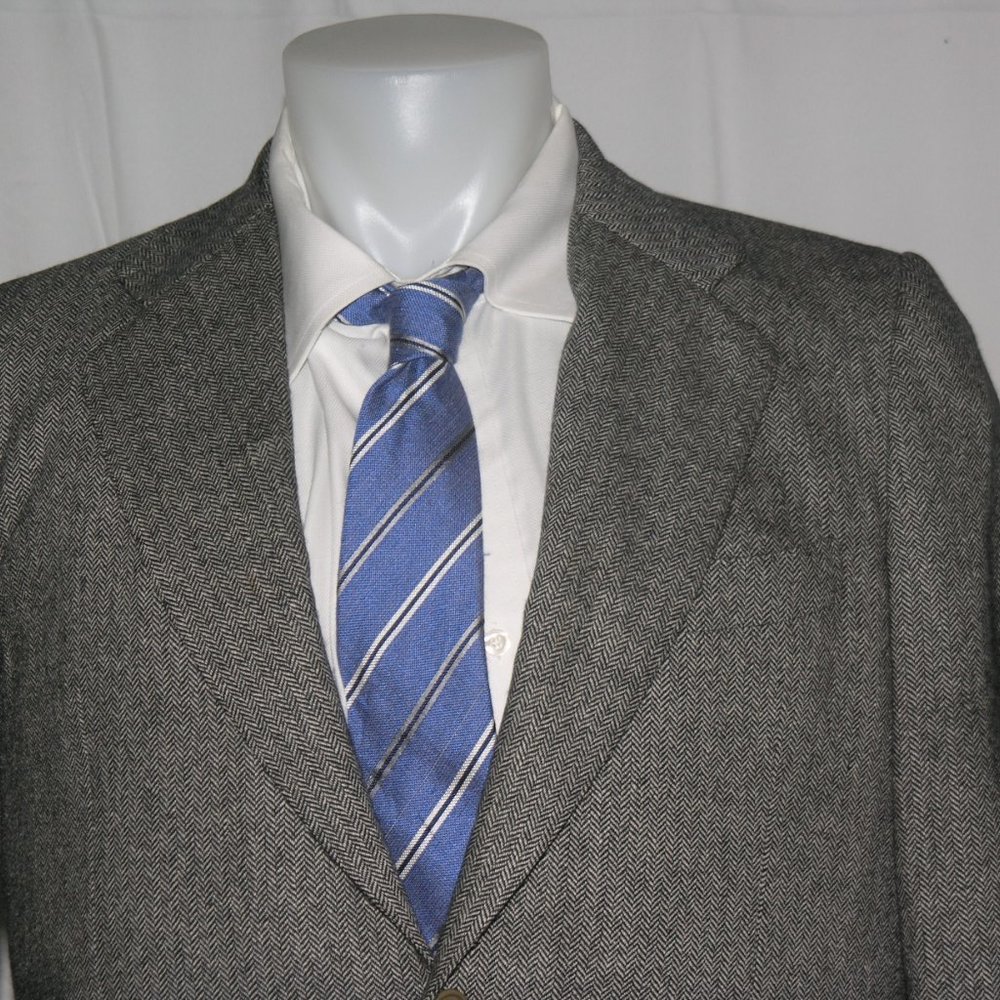 Kiton Vintage Gray Herringbone Two Button Sport Coat 40r View 6